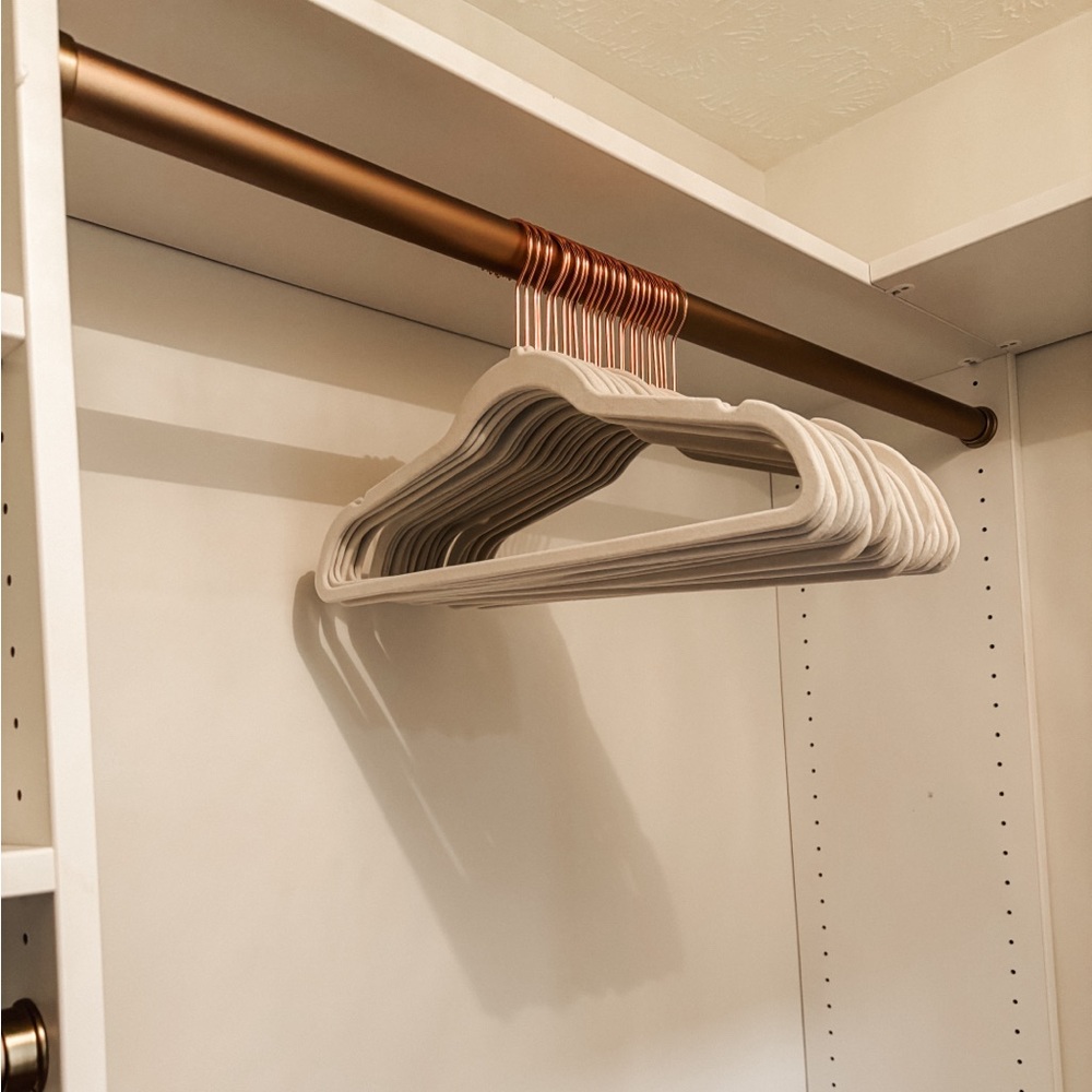 Velvet Hangers 25 Count